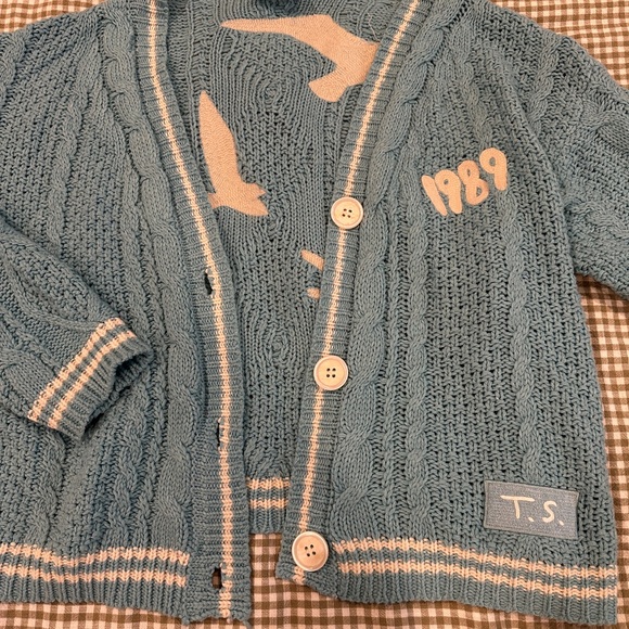 Authentic Taylor Swift 1989 Cardigan Sweater - Picture 4 of 5